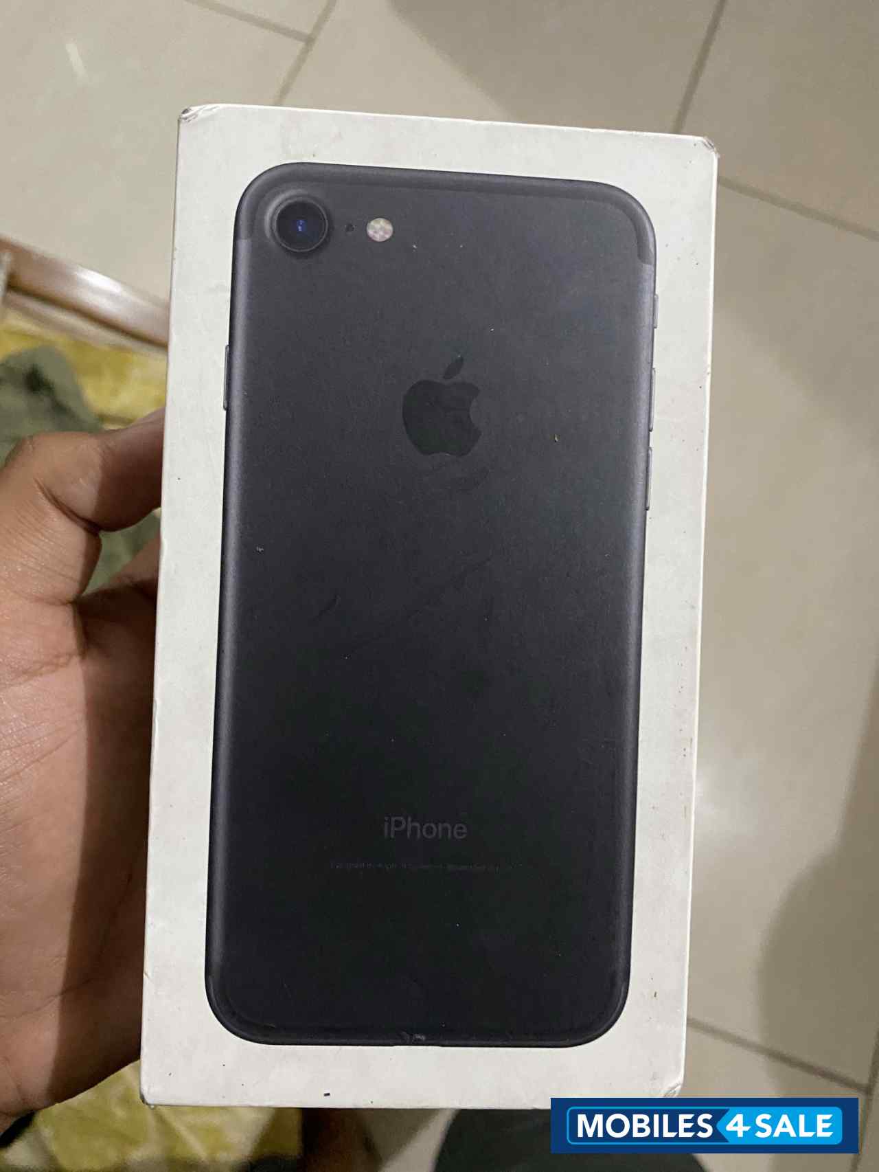 Black Apple  Iphone 7
