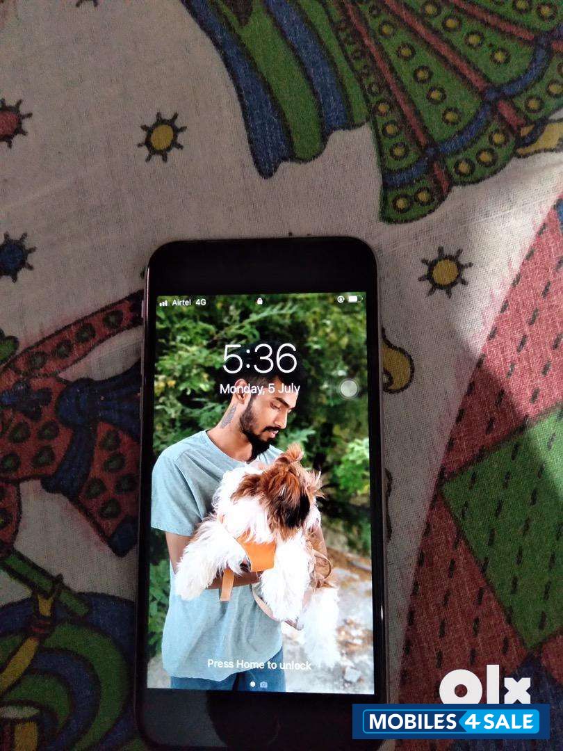 Apple  iphone 6s 32 gb space grey