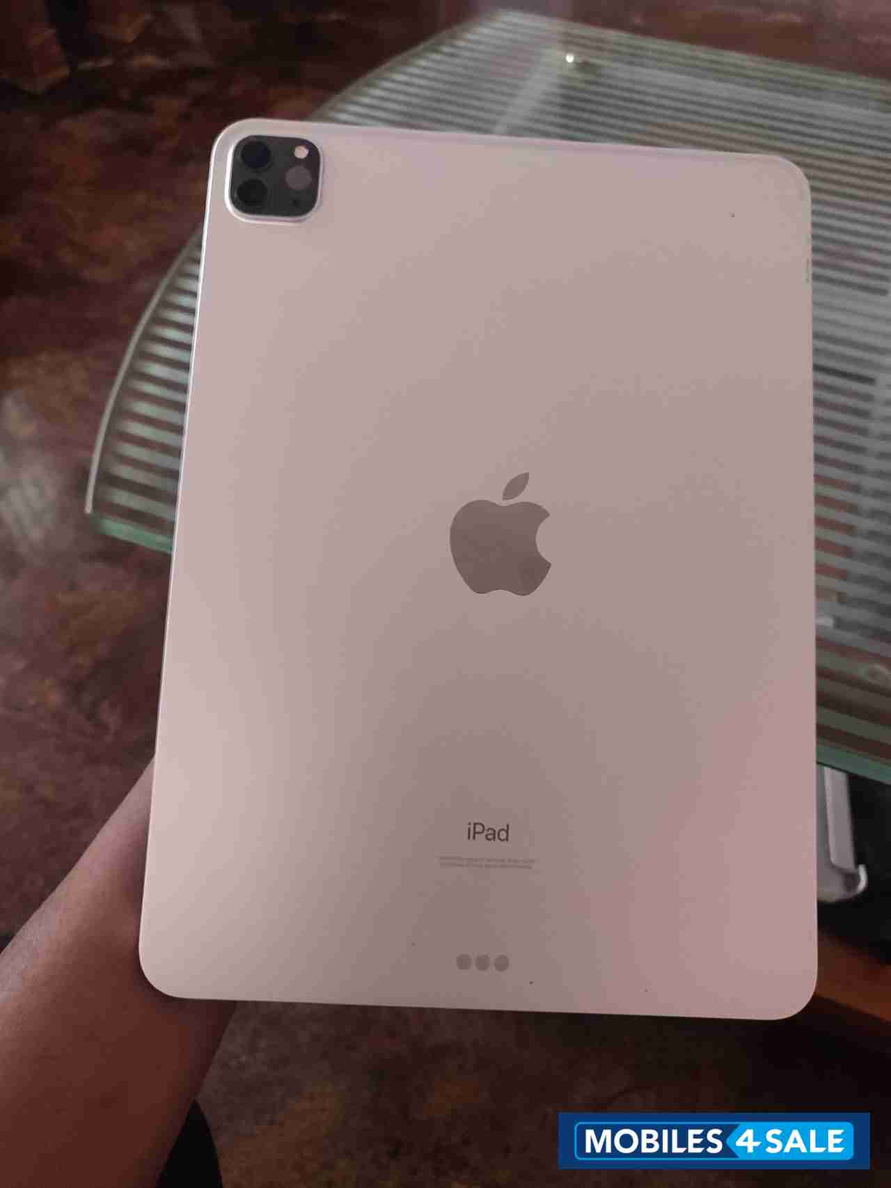 Apple  ipad pro 11 inch 2nd gen