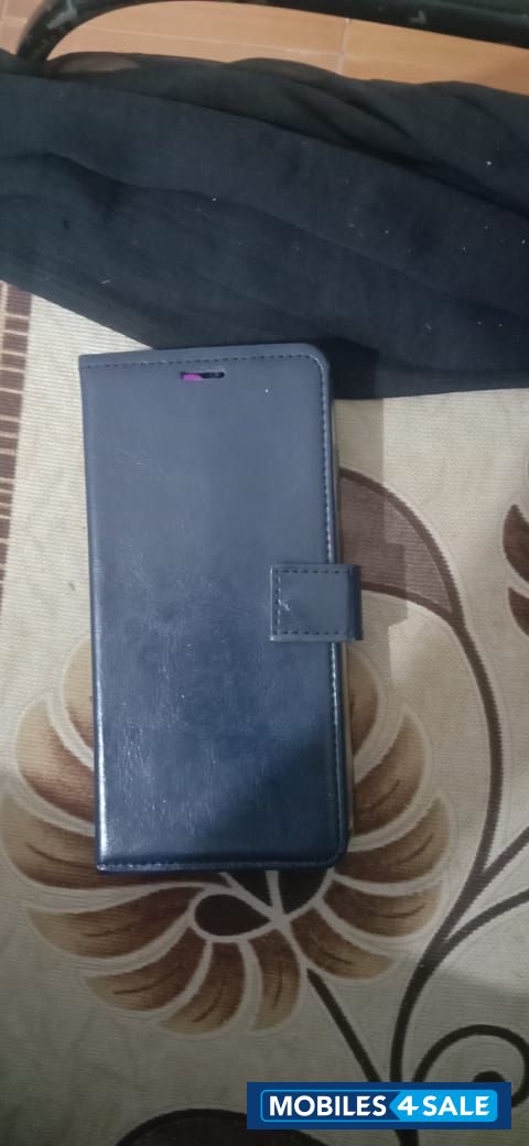 Black Gionee  Max pro