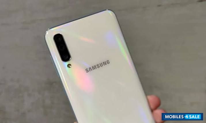 White Samsung Galaxy A5 2017