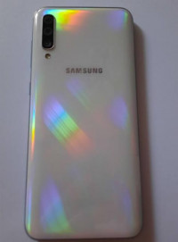 White Samsung Galaxy A5 2017