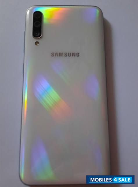 White Samsung Galaxy A5 2017