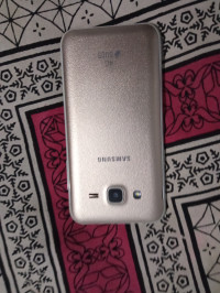 Samsung  Galaxy j2