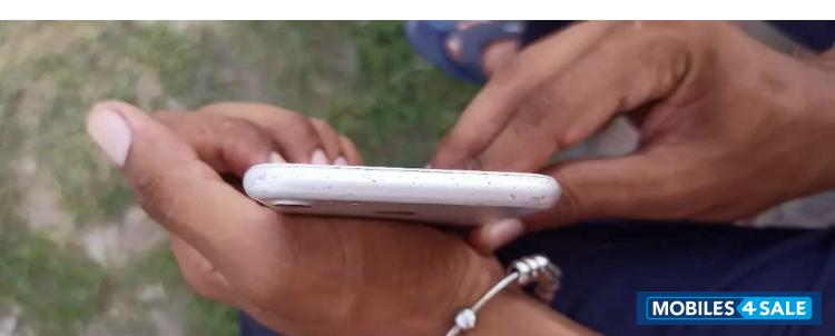 Silver Apple  Iphone 7 32gb