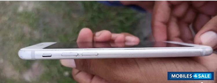 Silver Apple  Iphone 7 32gb