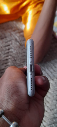 Silver Apple  Iphone 7 32gb