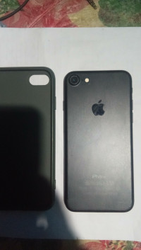 Black Apple iPhone 7