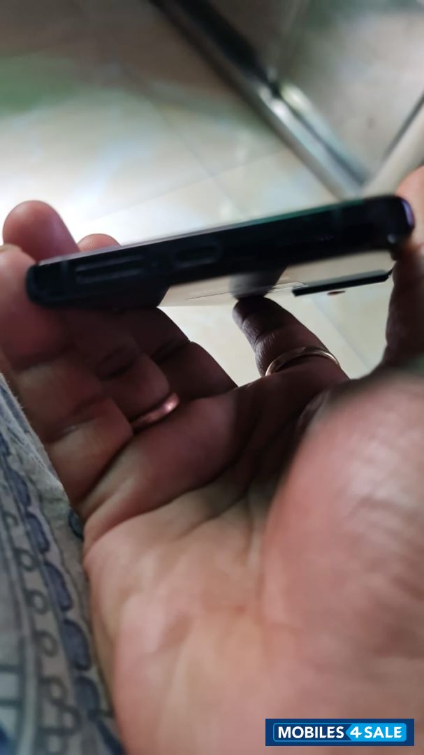 Black Samsung  S21 Ultra