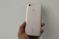 Vivo  V7+