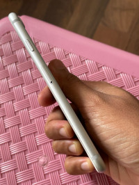 Silver Apple iphone 7