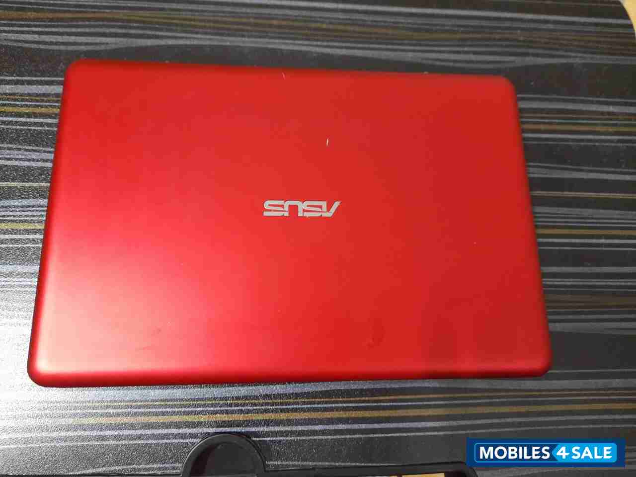 Asus  NoteBook X205TAW