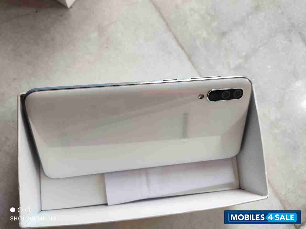 Samsung  Galaxy A50 (6GB+64GB)