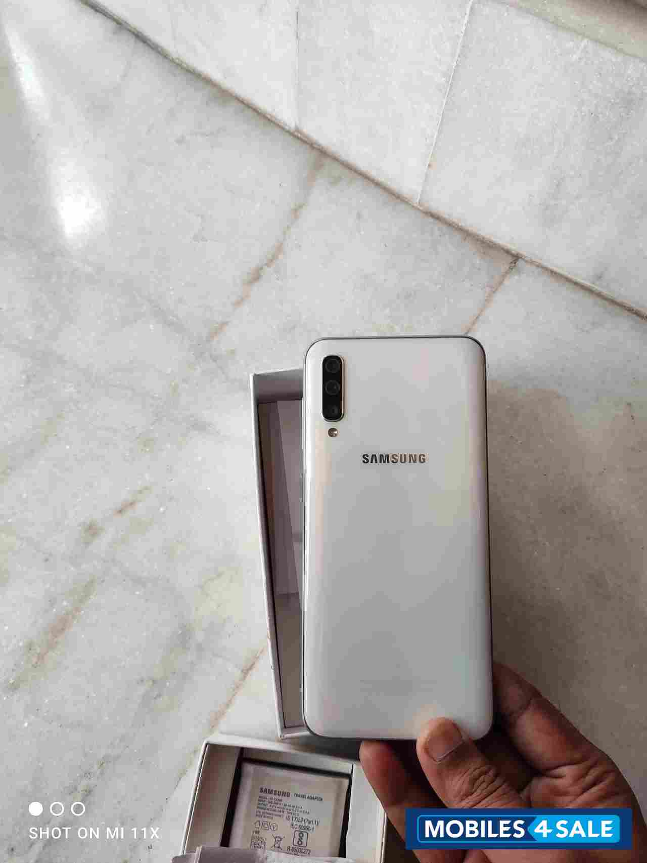 Samsung  Galaxy A50 (6GB+64GB)