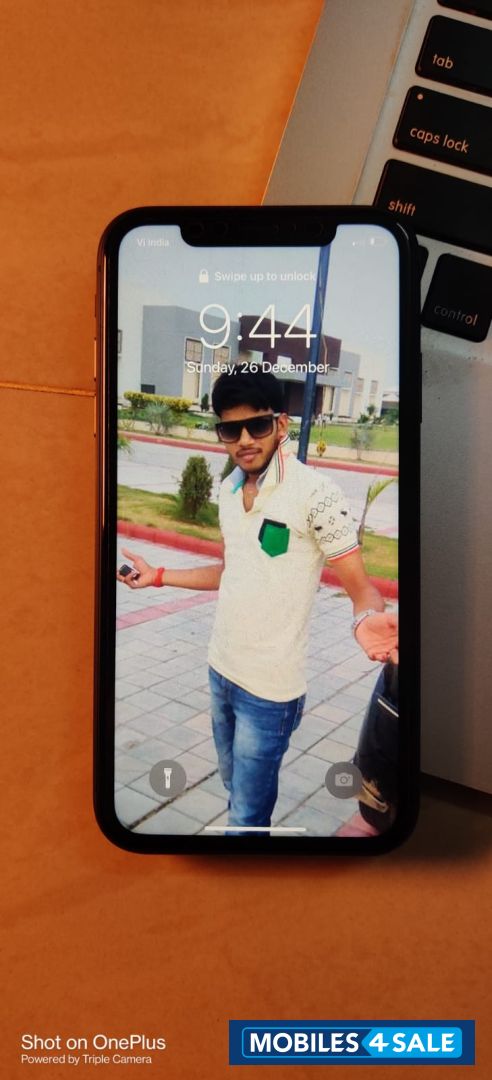 Apple  iphone 11 64gb