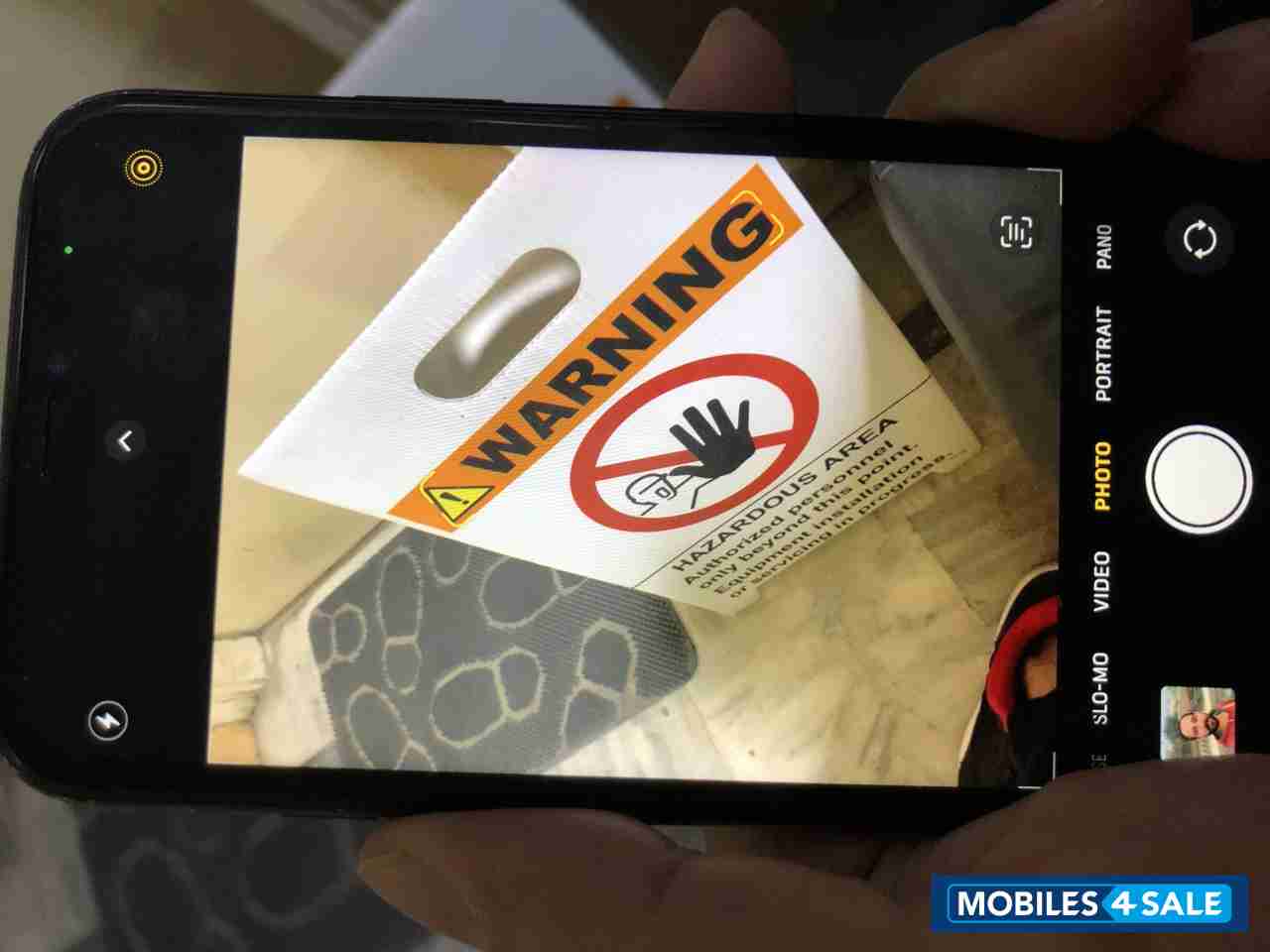 Black Apple  iPhone XR