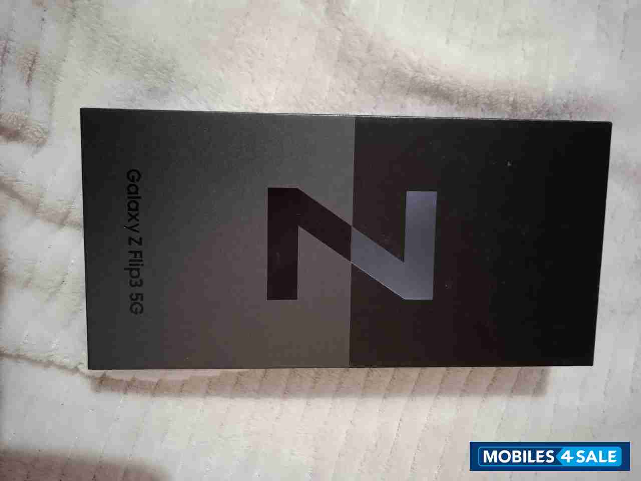 Samsung  Galaxy z flip 3