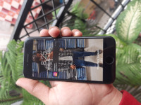 Apple  iPhone SE 2020