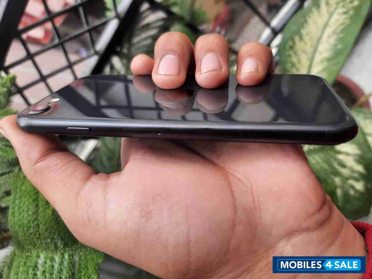 Apple  iPhone SE 2020