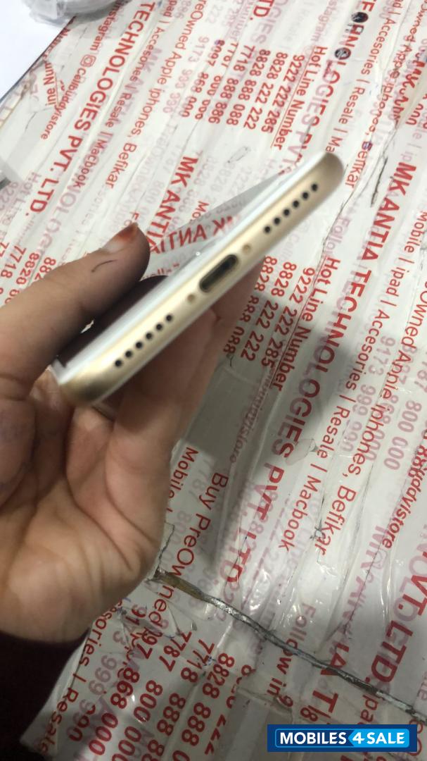 Gold Apple iPhone 7
