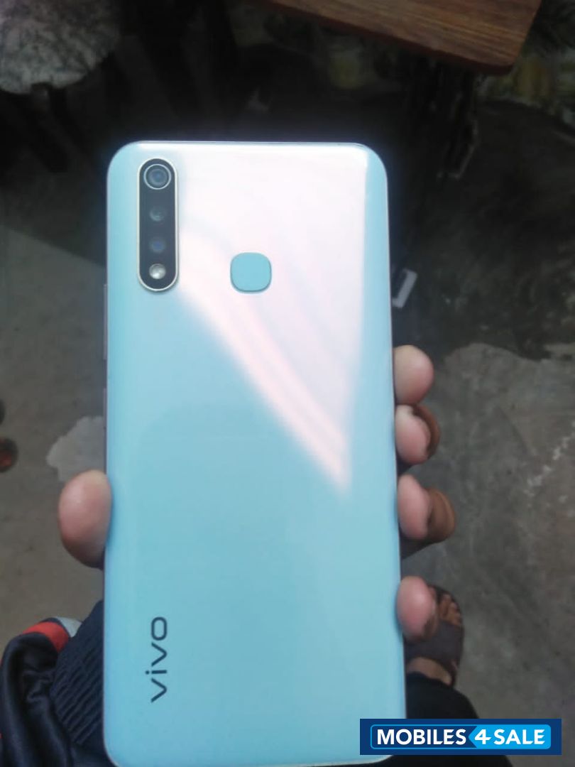 Light Blue Vivo Y-series Y19