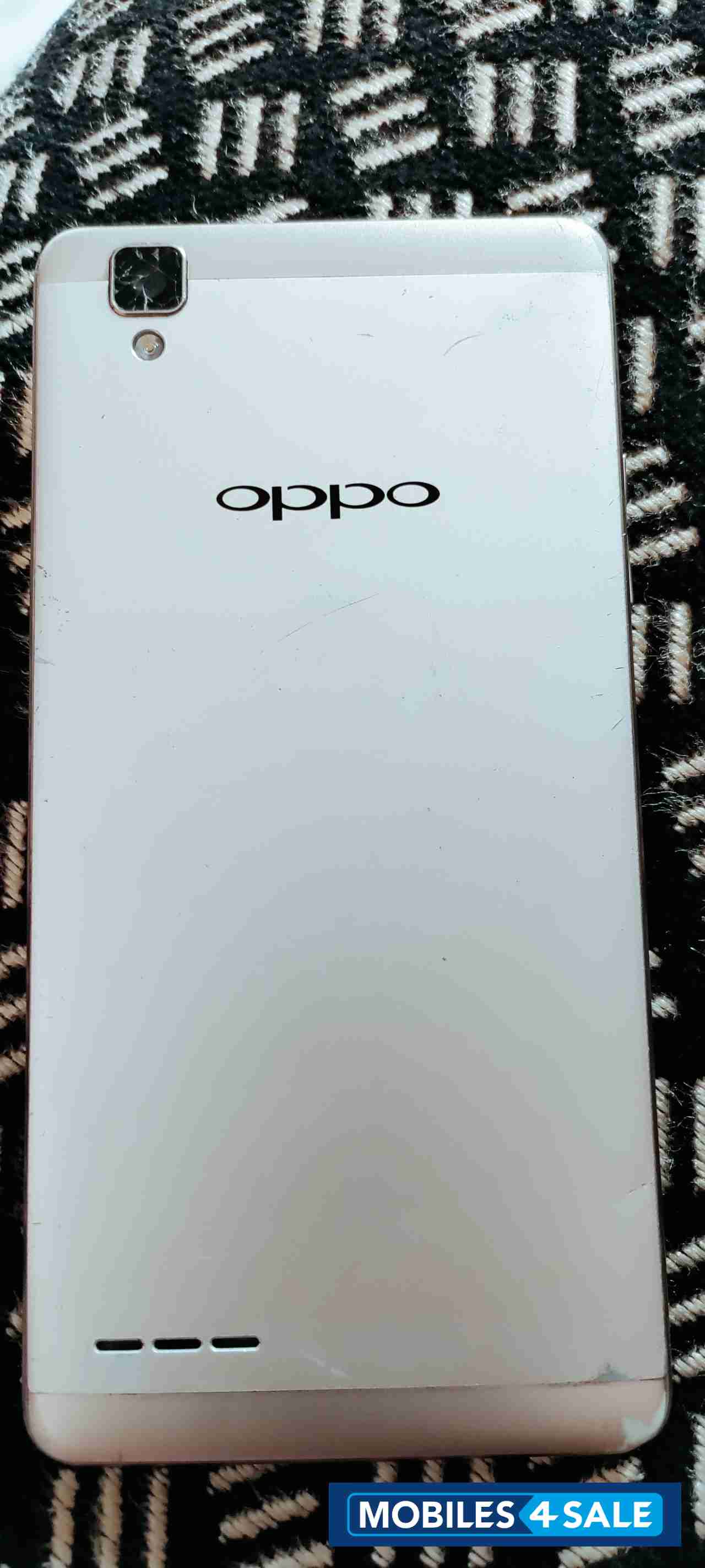 Oppo  F1