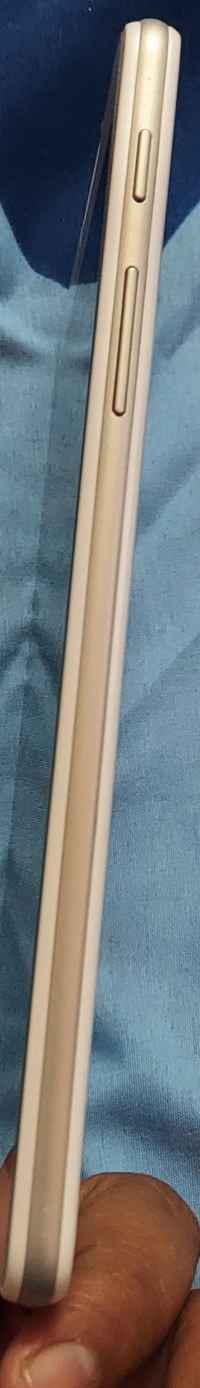 White Samsung  Galaxy Tab 7