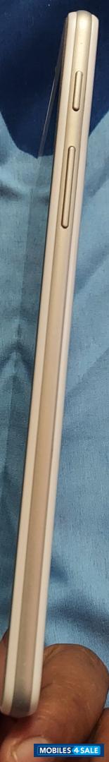 White Samsung  Galaxy Tab 7