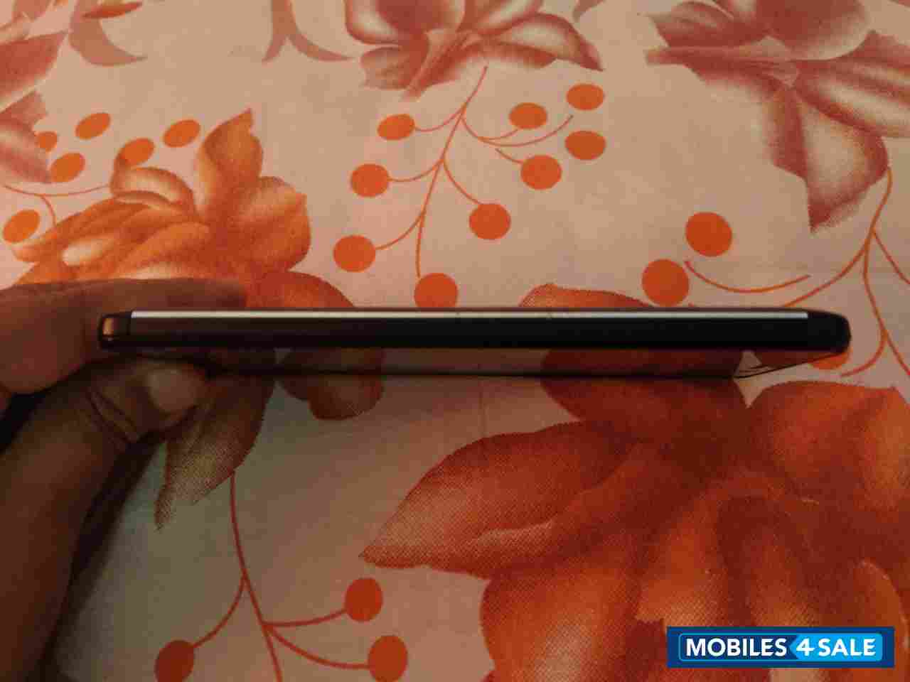 Black Karbonn Titanium s202 Black Karbonn Titanium s202