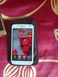 White LG  L7 Dual