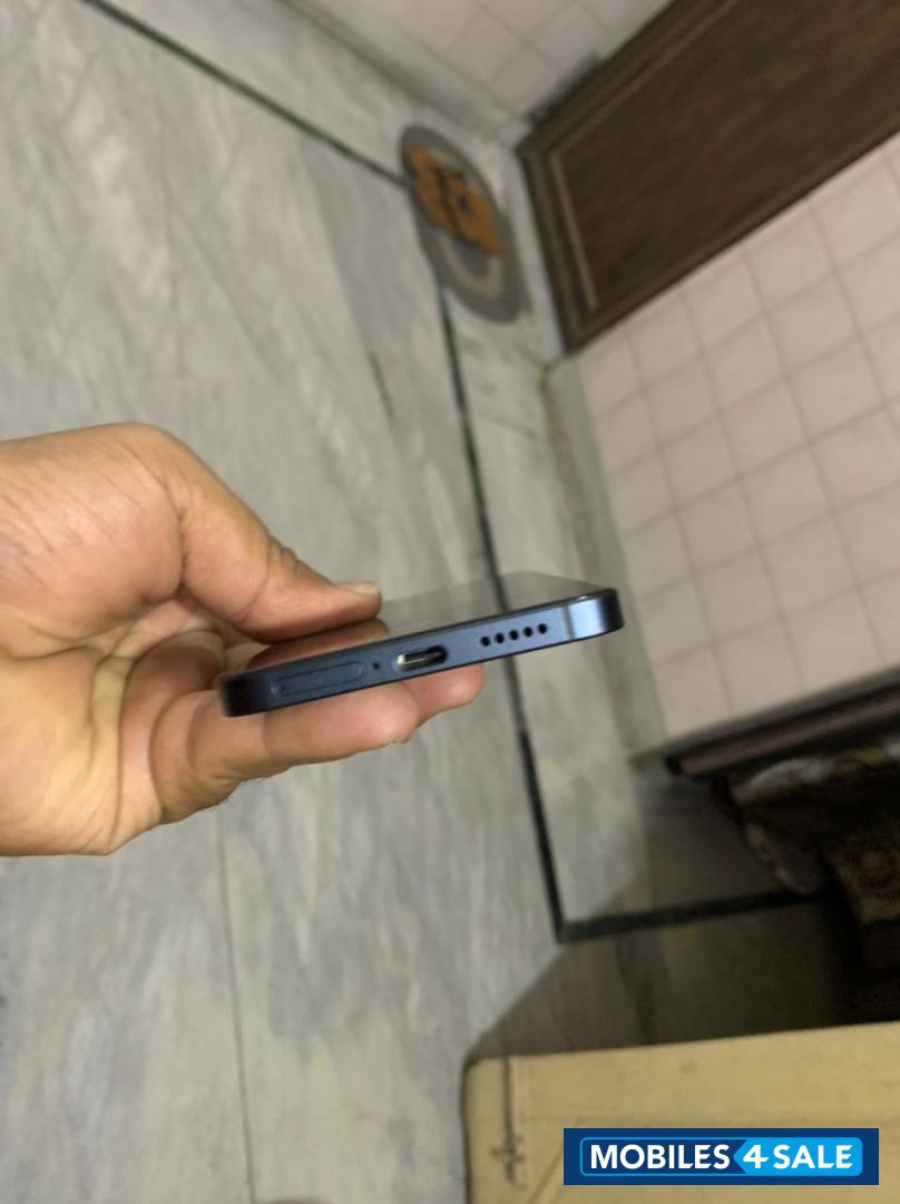 Black Vivo V-series V23 5g