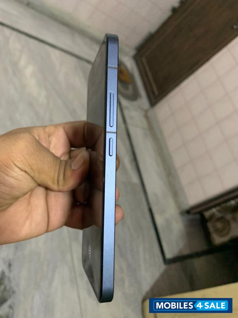 Black Vivo V-series V23 5g