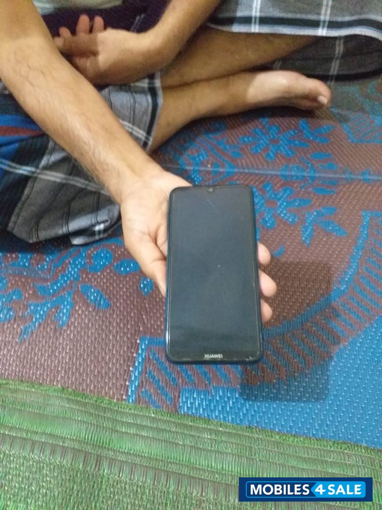 Blue Huawei Y7 Prime