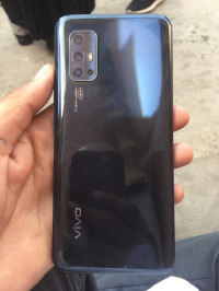 Vivo  V17