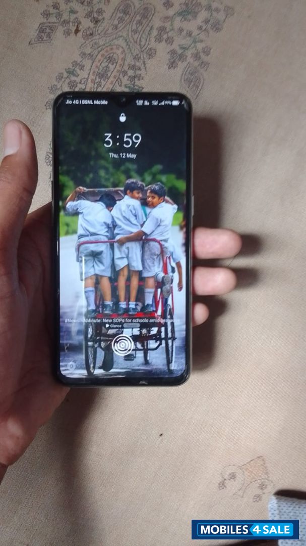 White Realme Realme X2