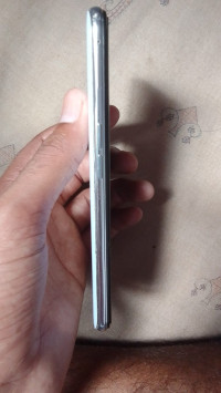 White Realme  Realme X2