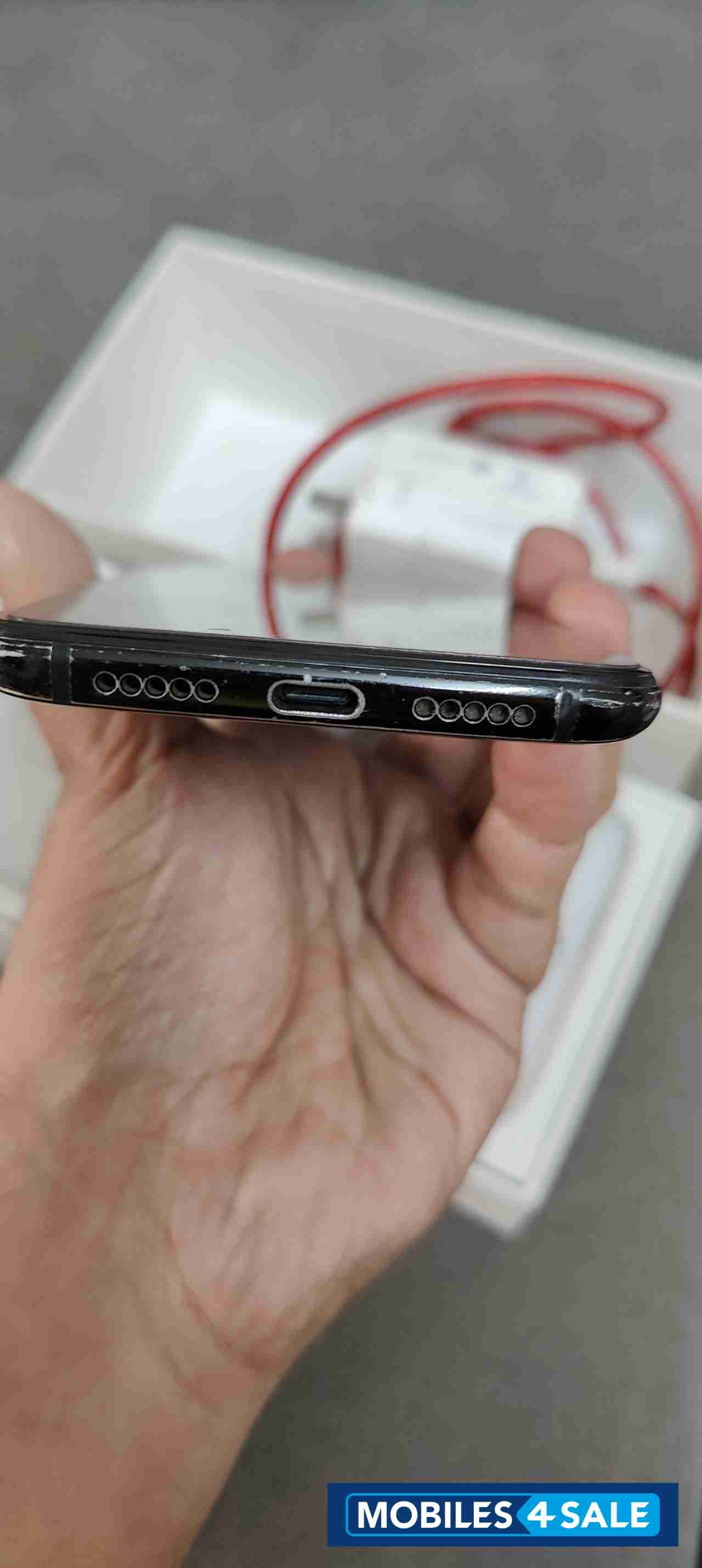 Black OnePlus  OnePlus 6t