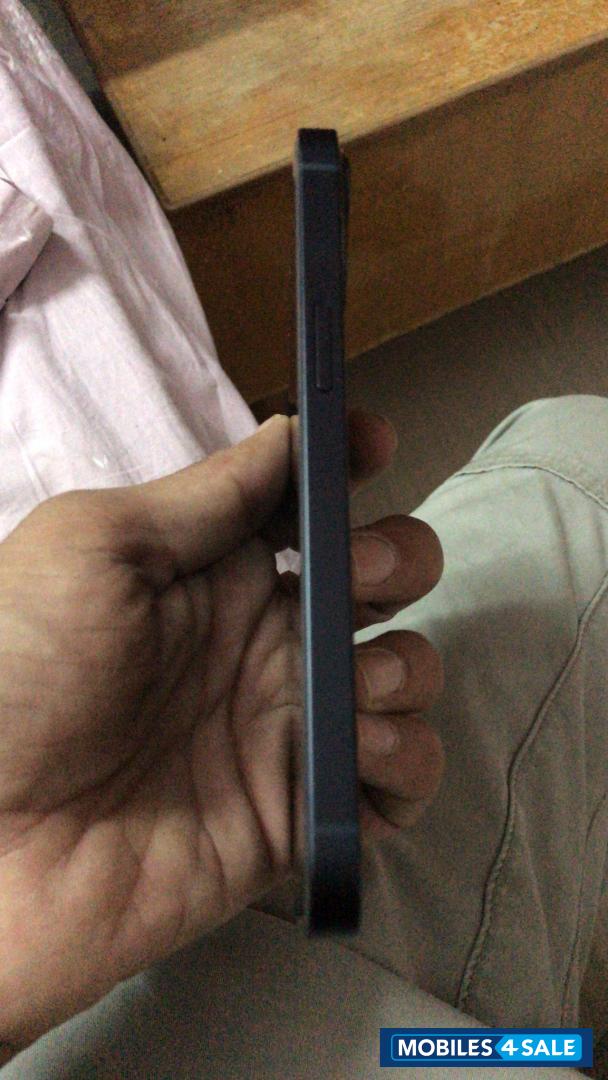 Black Apple Iphone 13