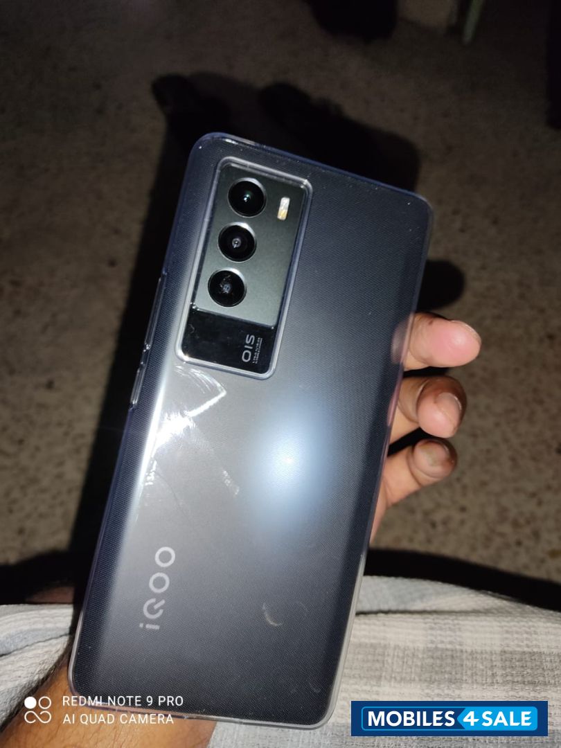 iQOO  9SE