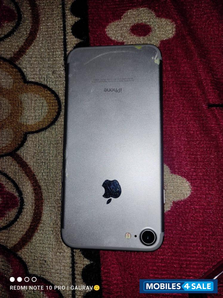 Apple  iPhone 7