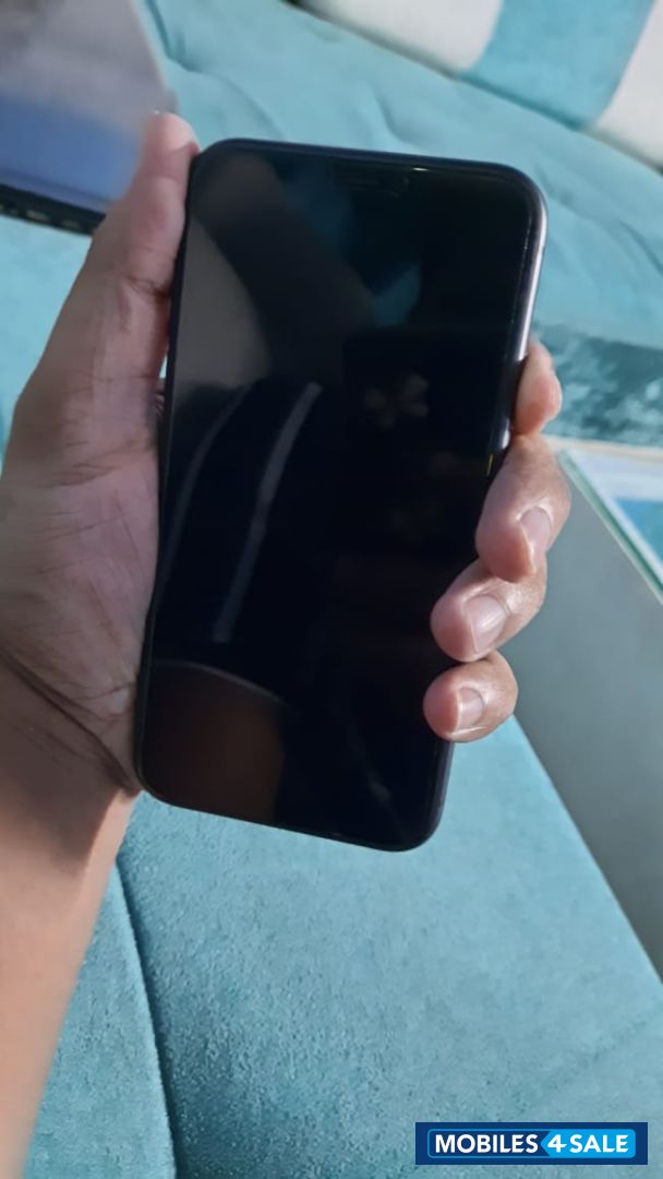 Apple iPhone 11 Apple iPhone 11