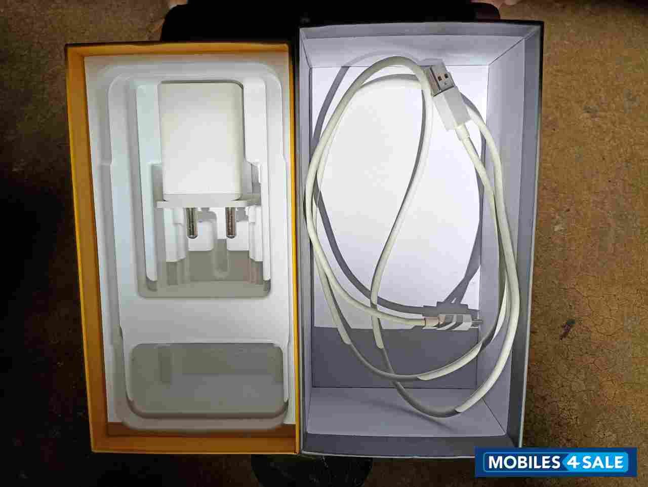 Diamond Red Realme Realme 3 (3+32)