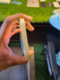 Mint Green Apple  iPhone 12