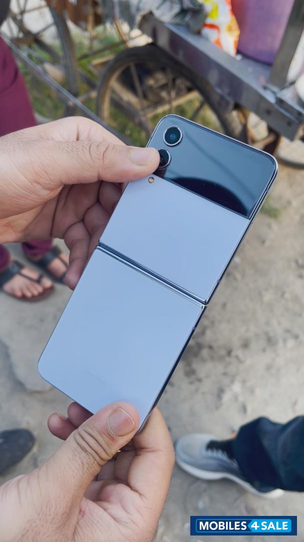 Blue Samsung  Glaxy flip 4 ,512gb