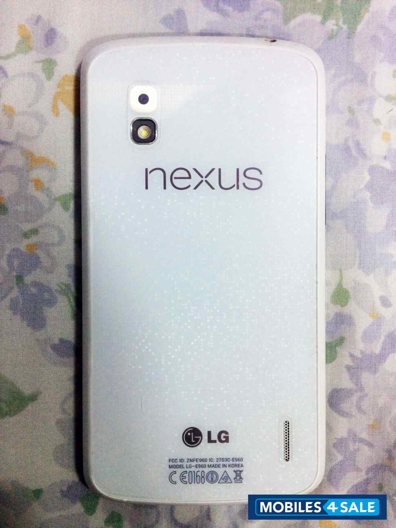 White LG Nexus 4 White LG Nexus 4