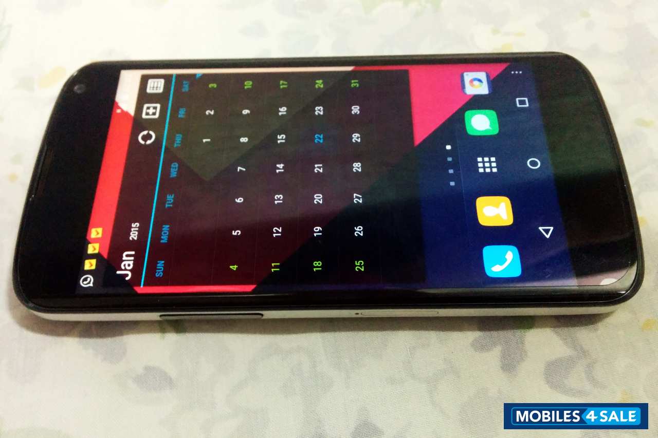 White LG Nexus 4 White LG Nexus 4