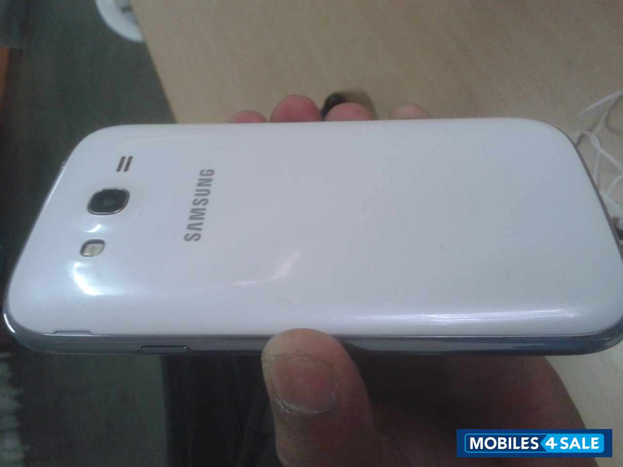 White Samsung Galaxy Grand GT-I9082