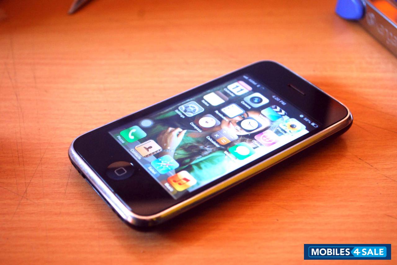 Black Apple iPhone 3GS