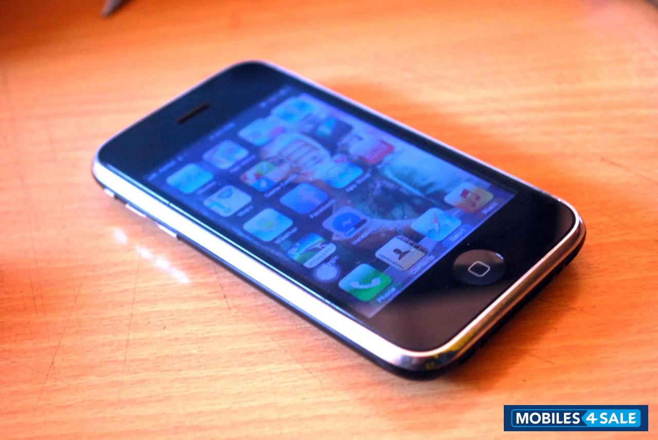 Black Apple iPhone 3GS