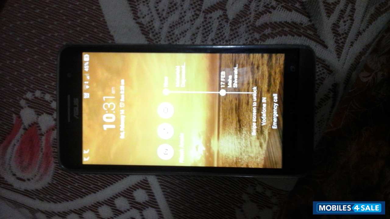 White Asus Zenfone 6